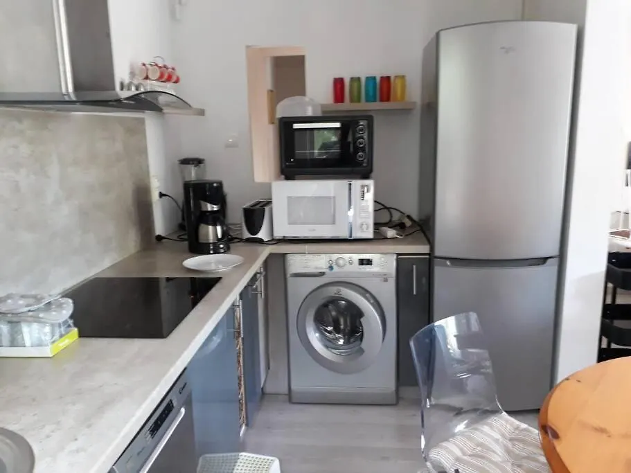 Great Apartment Walking Distance To Beautiful Beach Le Pradet